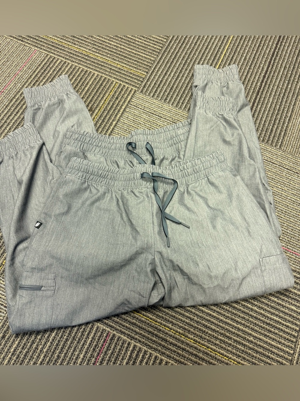 Jaanuu Lightweight Elastic Waist Grey Jogger Scrub Pants. 2 pairs !